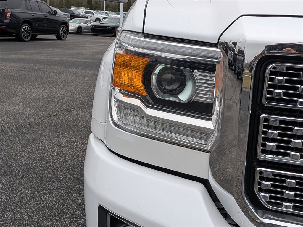 Used 2019 GMC Sierra 2500 Denali w/ Duramax Plus Package image 10