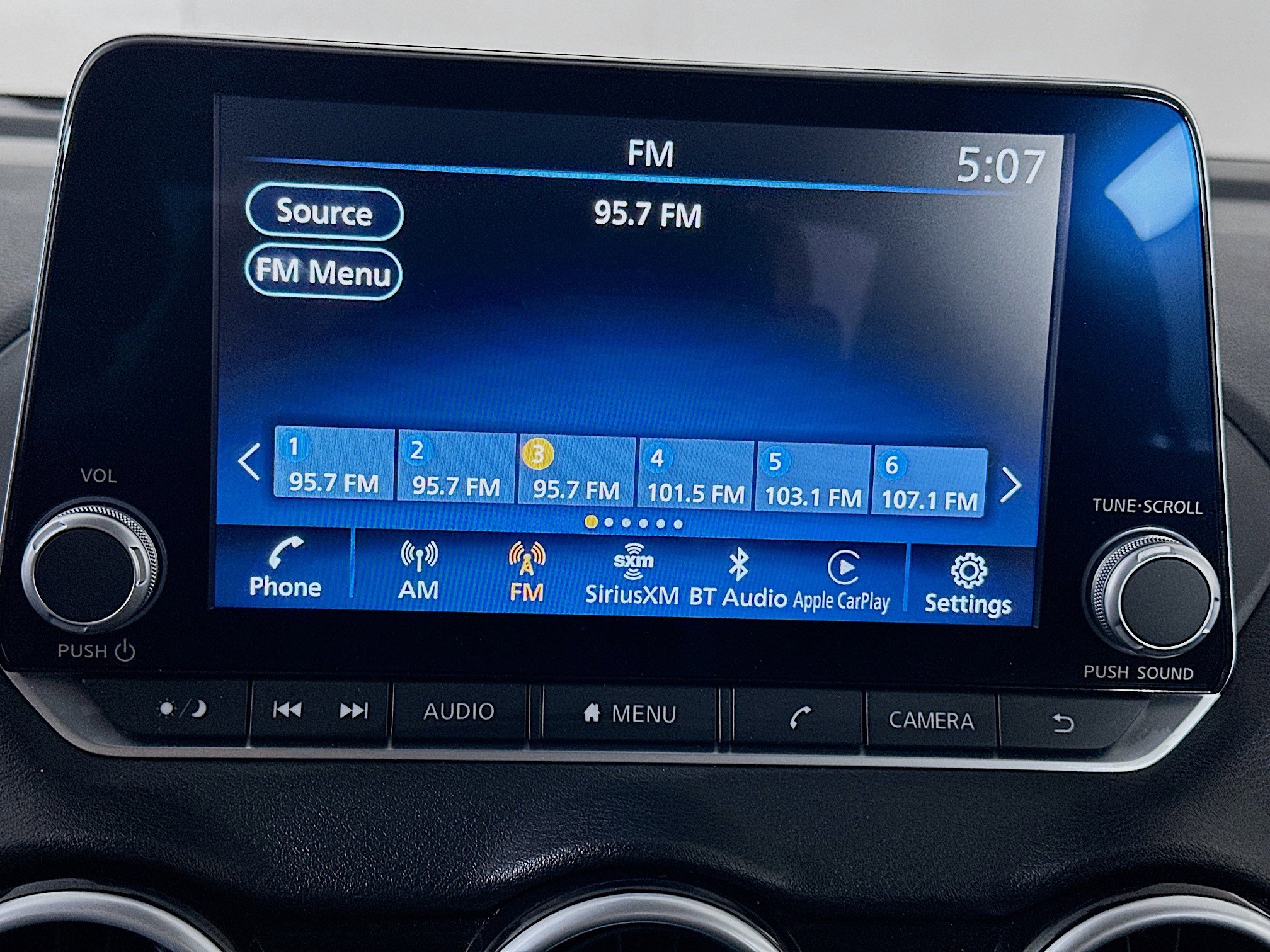 Used 2025 Nissan Sentra SV image 19