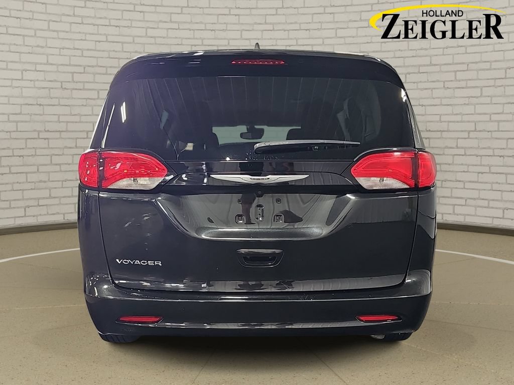 Used 2023 Chrysler Voyager LX FWD image 6