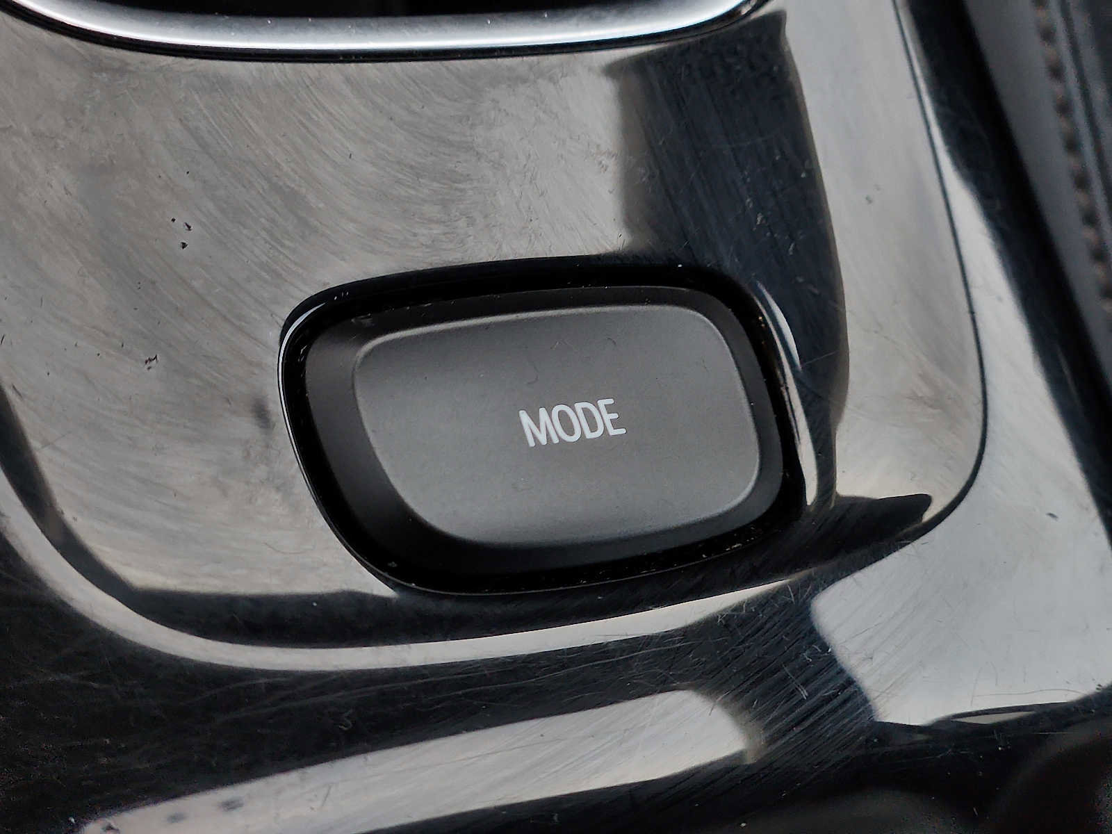 Used 2023 Buick Envision Essence w/ Sport Touring Package image 24