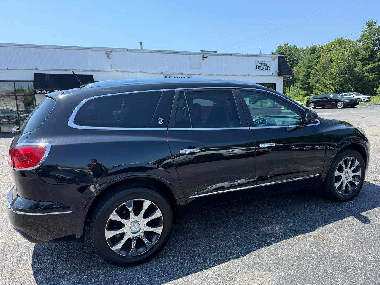 Used 2017 Buick Enclave Premium w/ Experience Buick Package AWD/4WD image 10