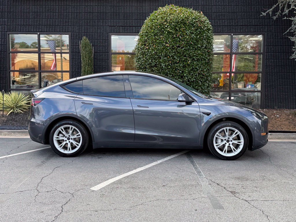 Used 2023 Tesla Model Y 2WD image 21