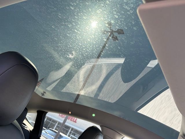 Used 2022 Tesla Model Y Performance image 28