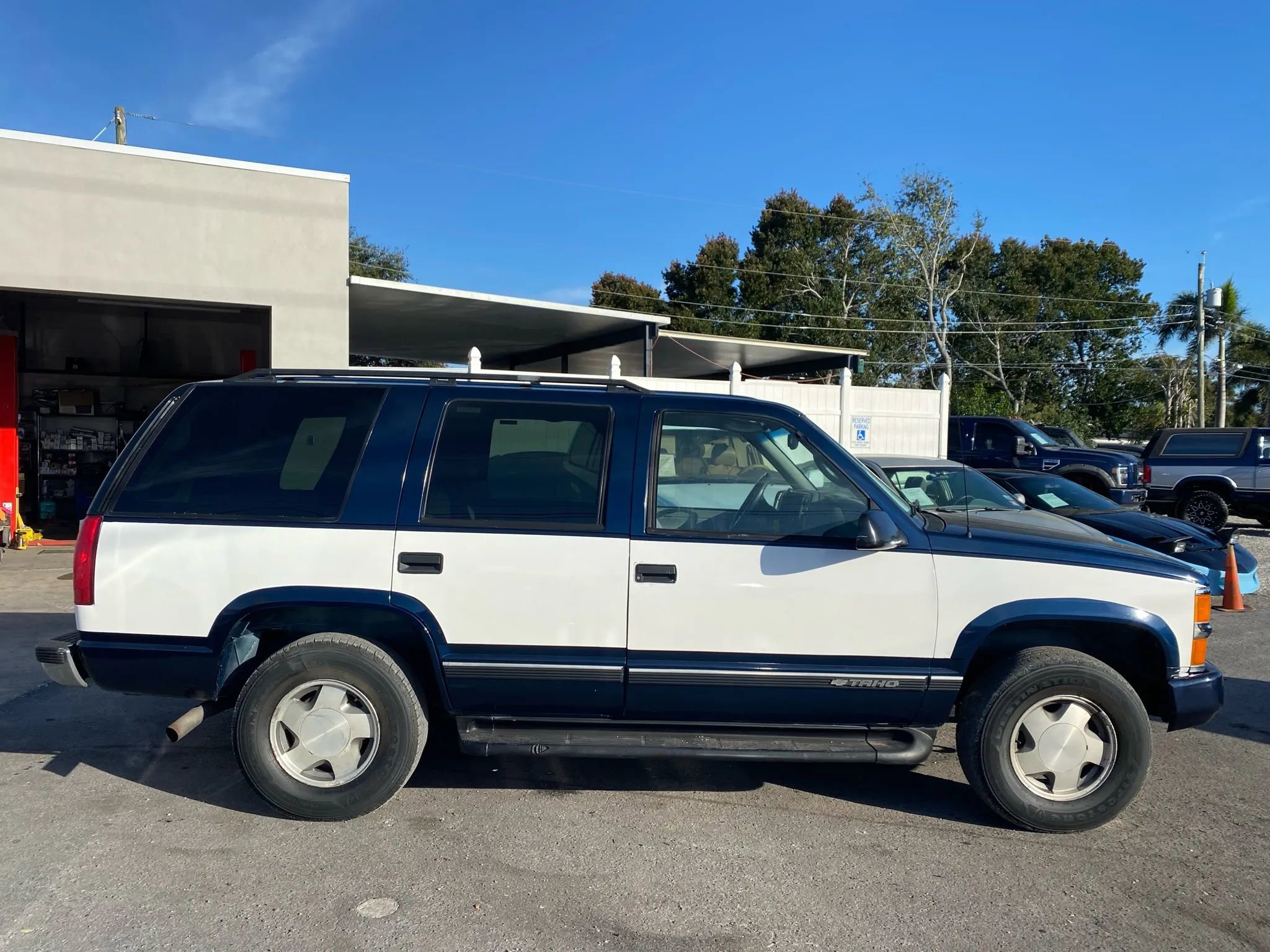 Used 1999 Chevrolet Tahoe Z71 w/ Preferred Equipment Group image 6