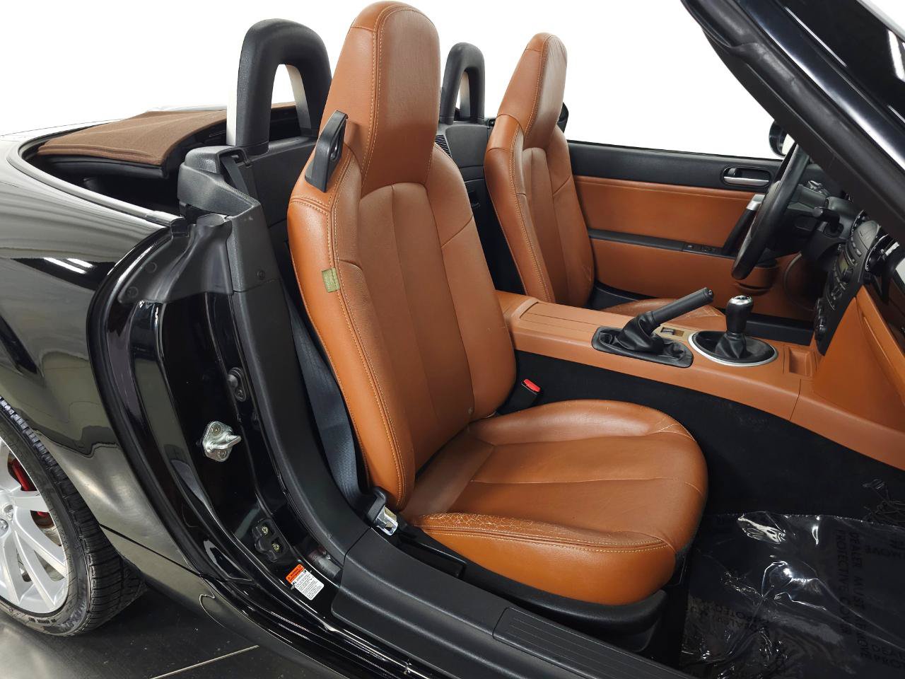 Used 2006 MAZDA MX-5 Miata Grand Touring w/ Premium Pkg RWD image 29