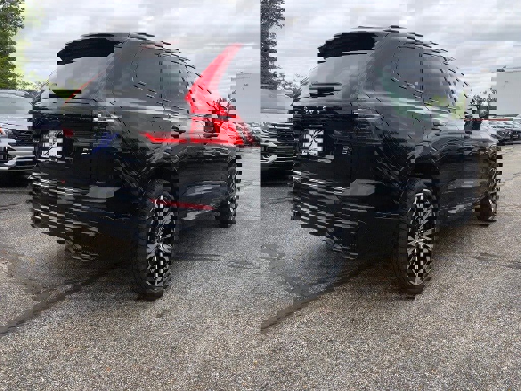 Used 2025 Volvo XC60 B5 Ultra w/ Protection Package Premier image 6