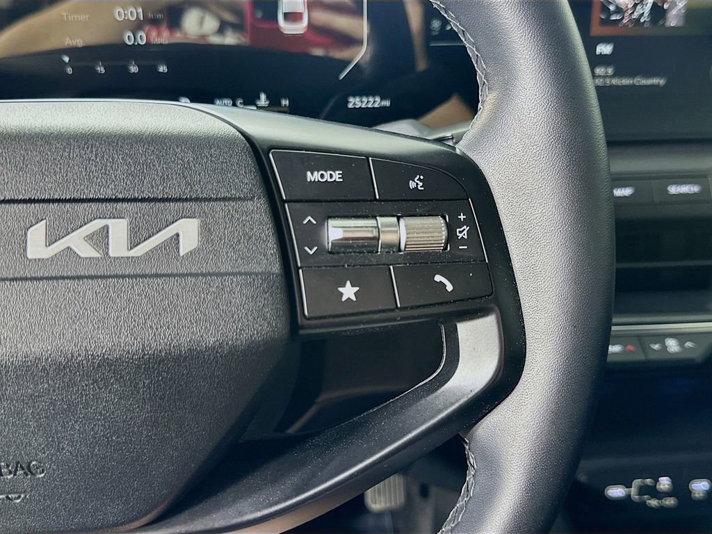 Used 2025 Kia K4 EX image 23