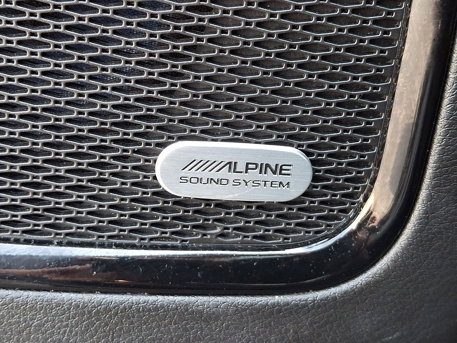 Certified 2024 Jeep Compass Limited w/ High Altitude Package image 30