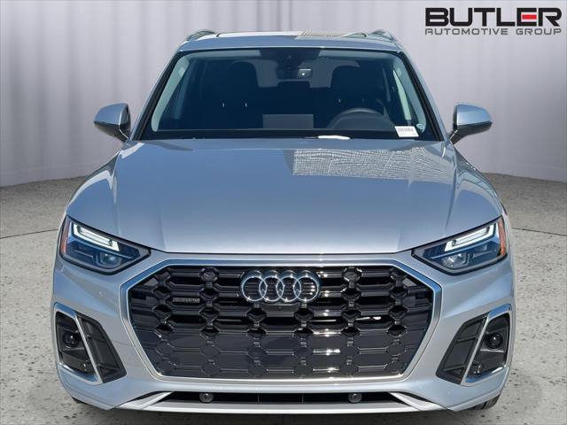 Certified 2025 Audi Q5 2.0T Premium Plus w/ Premium Plus Package AWD/4WD image 2