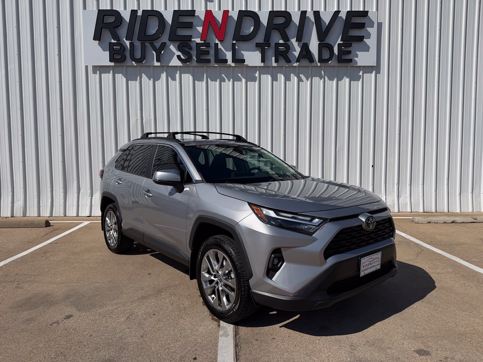Used 2023 Toyota RAV4 XLE Premium AWD/4WD image 10