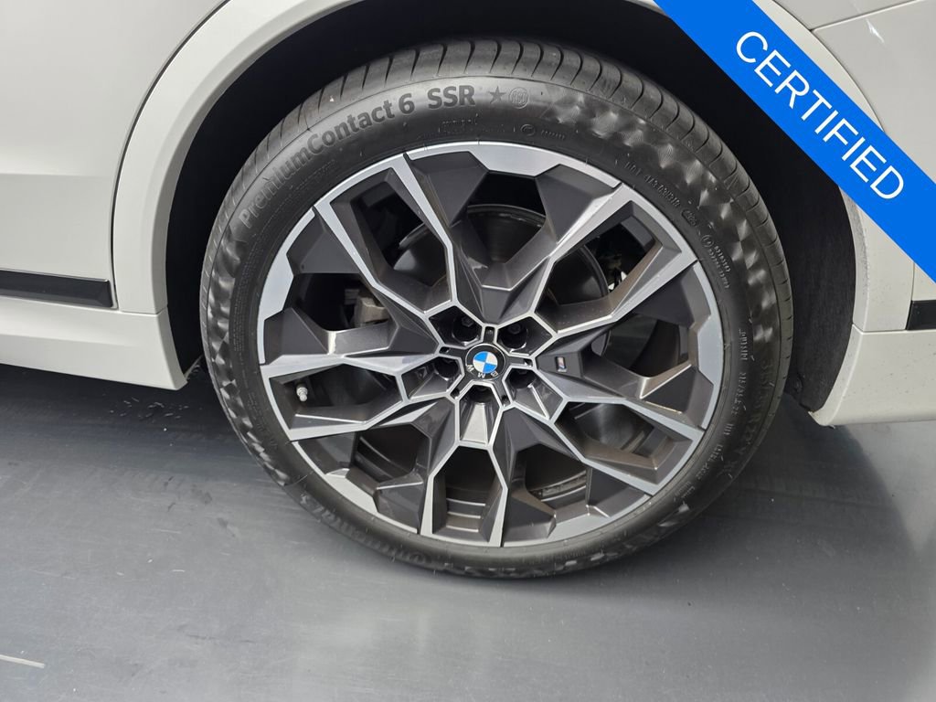 Used 2023 BMW X7 xDrive40i w/ M Sport Package image 17