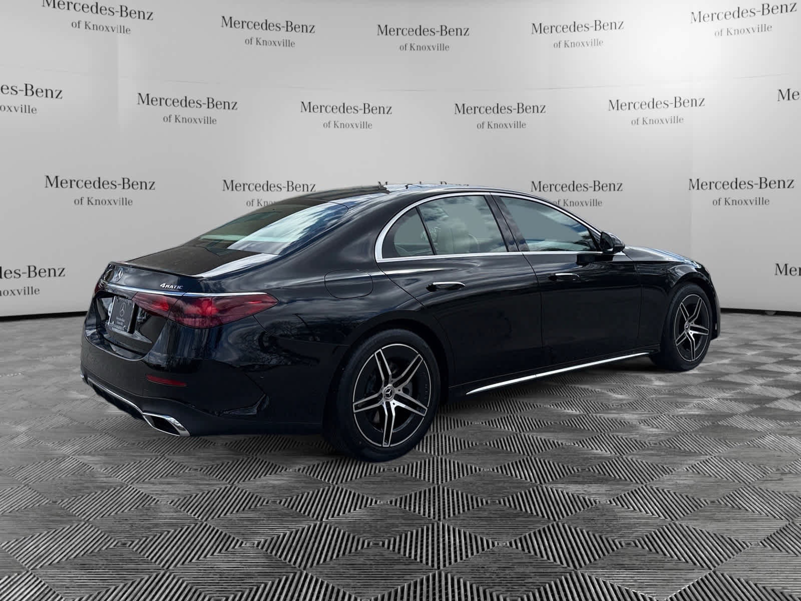 Used 2026 Mercedes-Benz E 350 4MATIC Sedan image 5