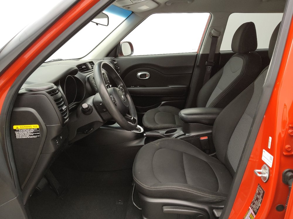 Used 2019 Kia Soul + image 17