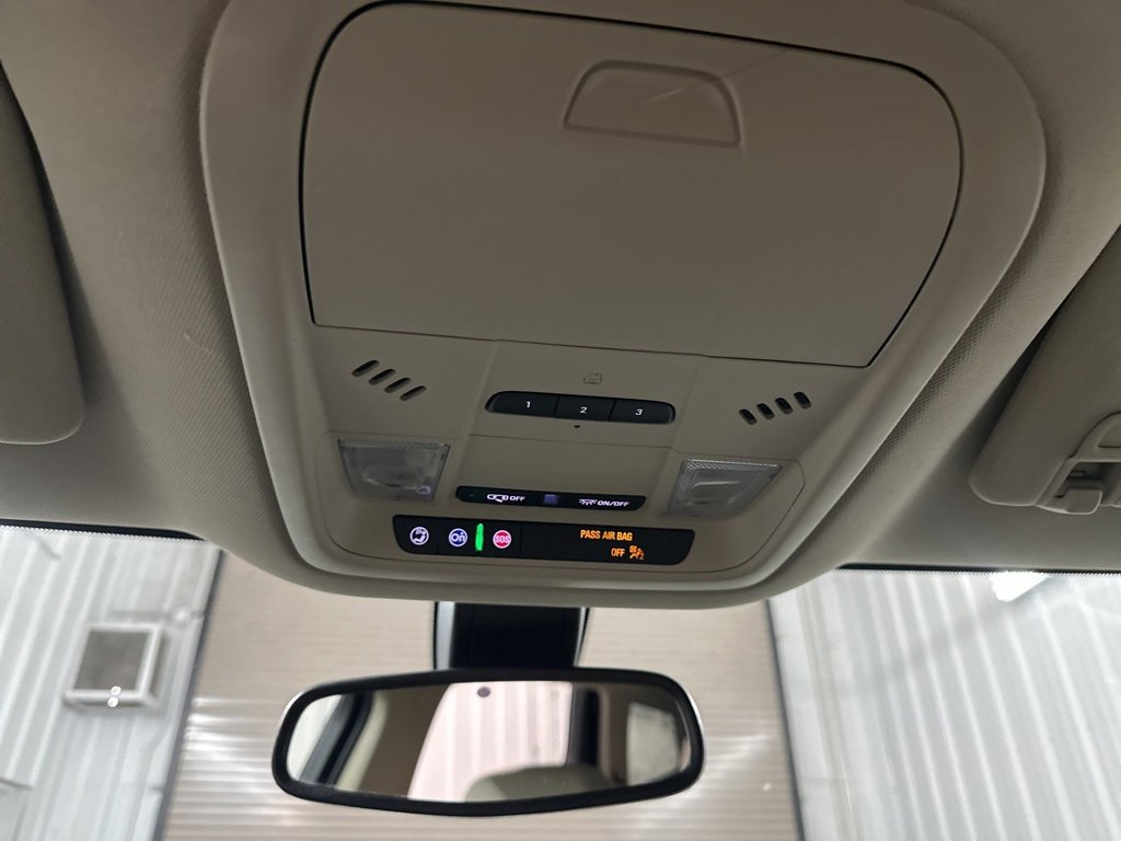 Used 2020 Buick Enclave Essence image 25