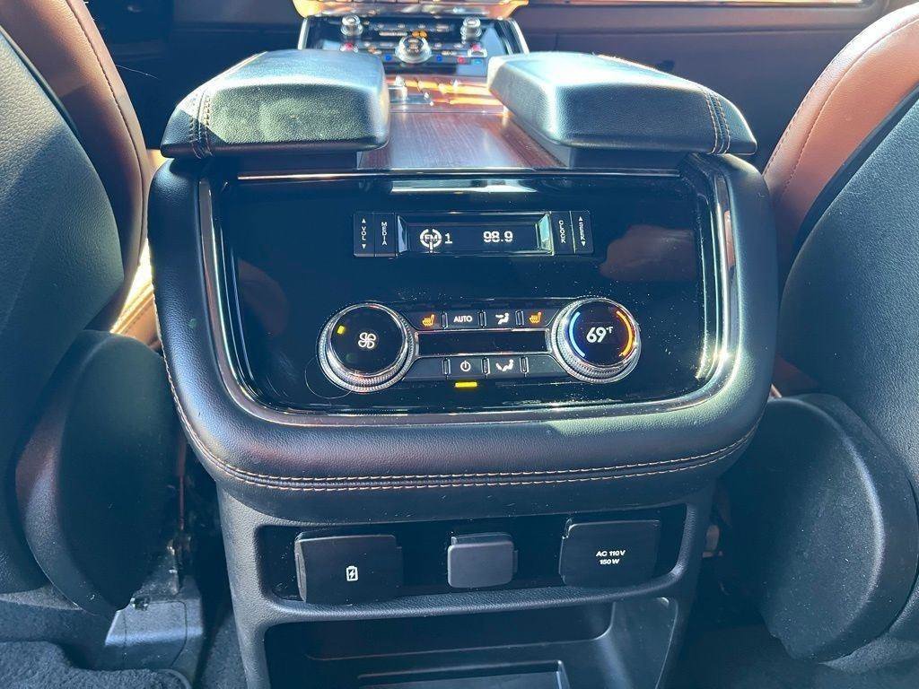 Used 2021 Lincoln Navigator L Reserve w/ Luxury Package image 22