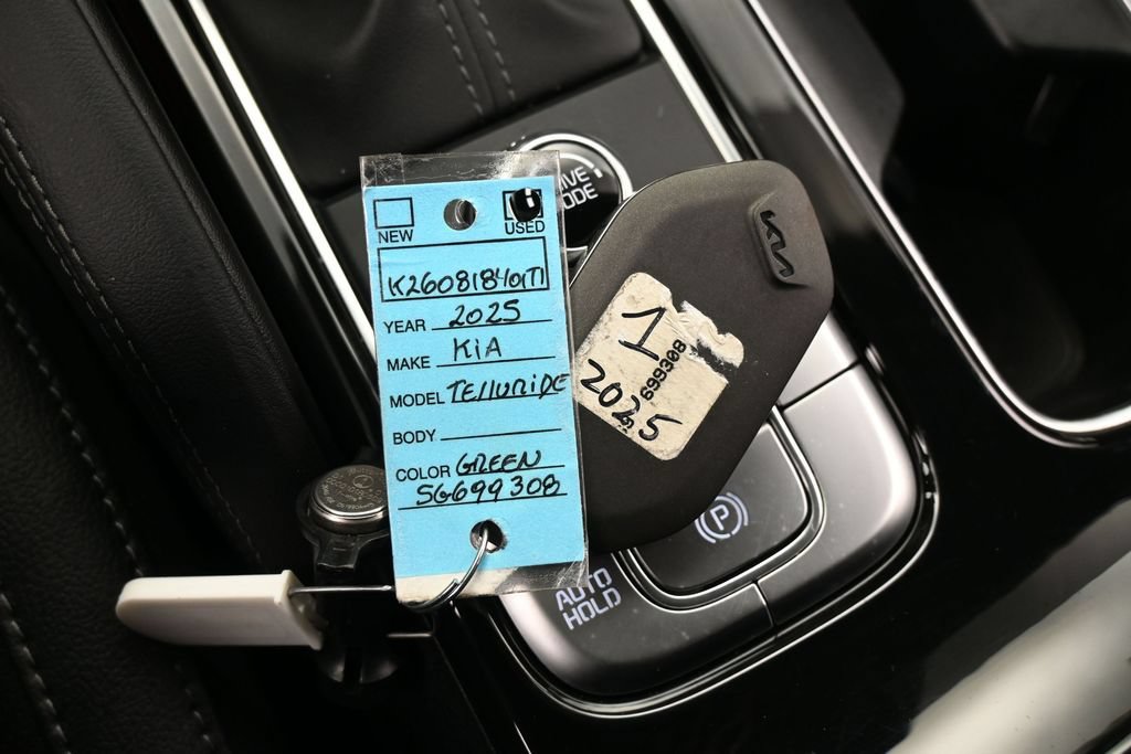 Used 2025 Kia Telluride EX w/ EX Captain's Chair Package FWD image 27