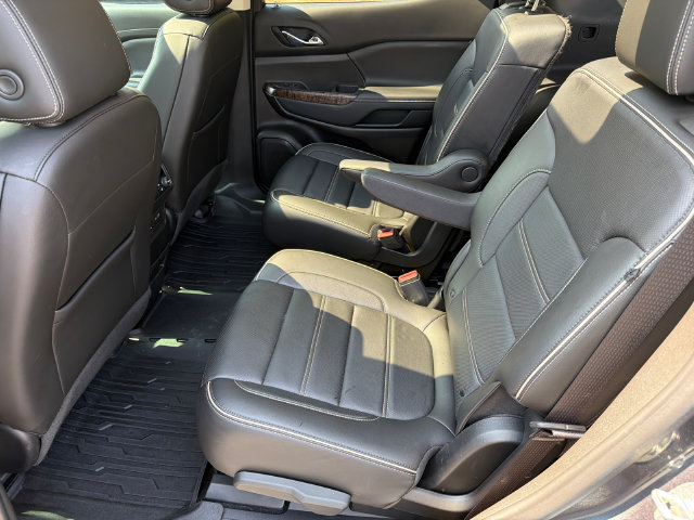 Used 2020 GMC Acadia Denali w/ Technology Package FWD image 22