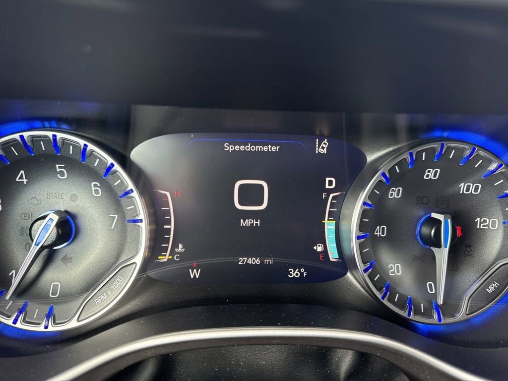 Used 2024 Chrysler Pacifica Touring-L image 44