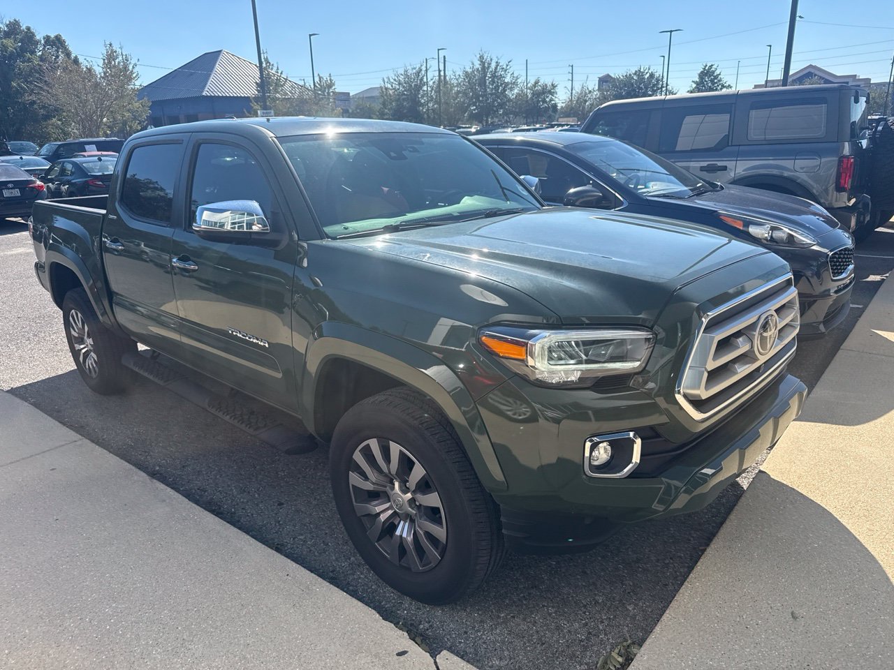 Used 2022 Toyota Tacoma Limited RWD image 2