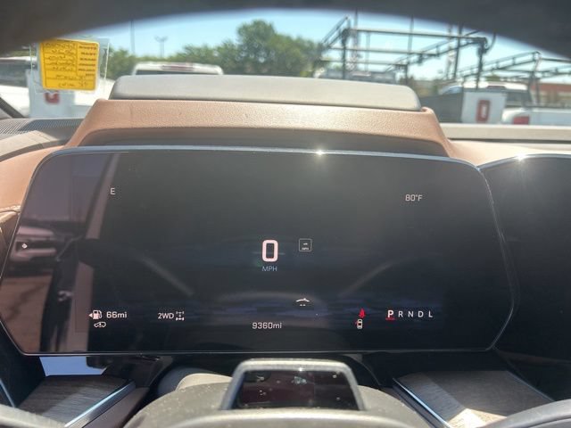 Used 2026 Chevrolet Suburban High Country AWD/4WD image 21
