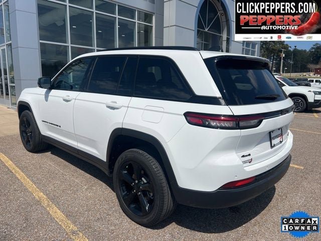 Used 2025 Jeep Grand Cherokee Limited w/ Black Appearance Package AWD/4WD image 5
