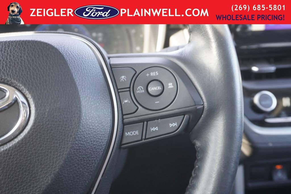 Used 2023 Toyota Corolla Cross XLE w/ Convenience Package image 22