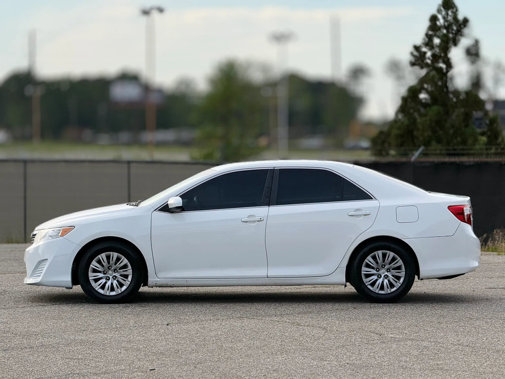 Used 2014 Toyota Camry L FWD image 8