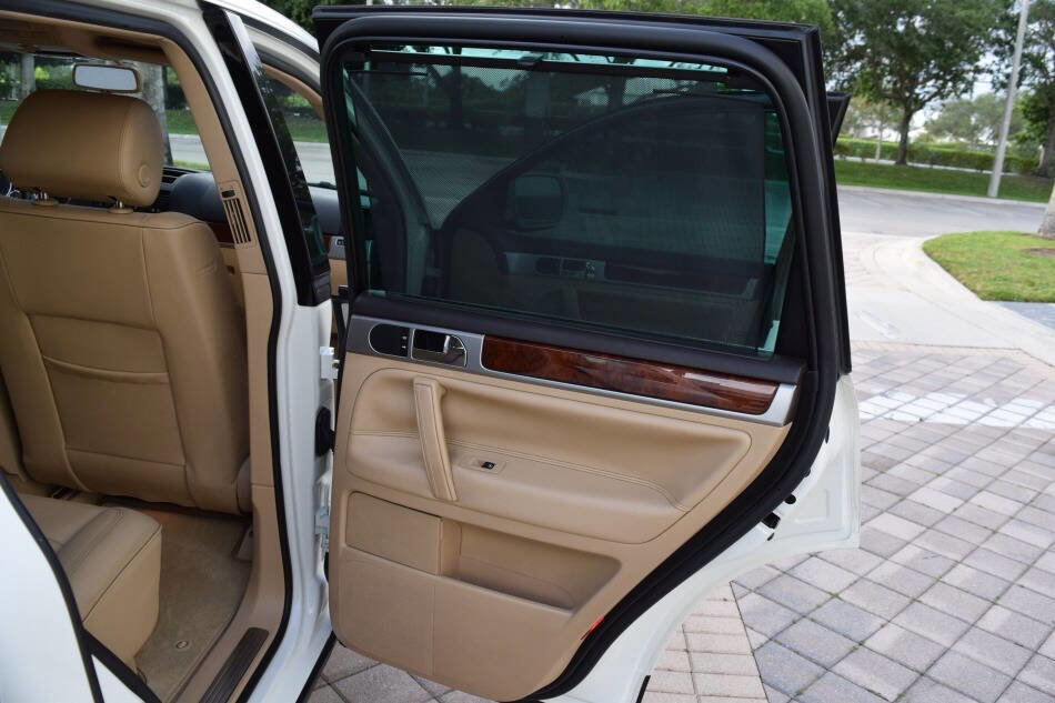 Used 2006 Volkswagen Touareg V10 TDI AWD/4WD image 73