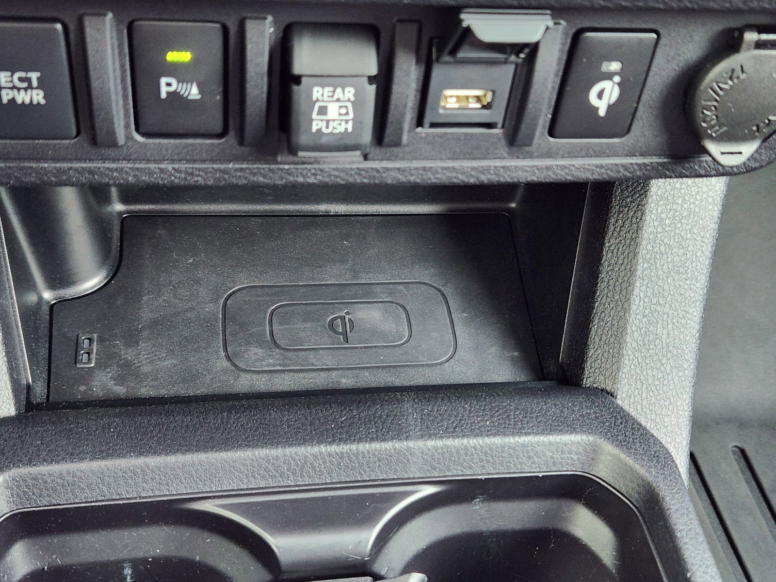 Used 2023 Toyota Tacoma Limited AWD/4WD image 16