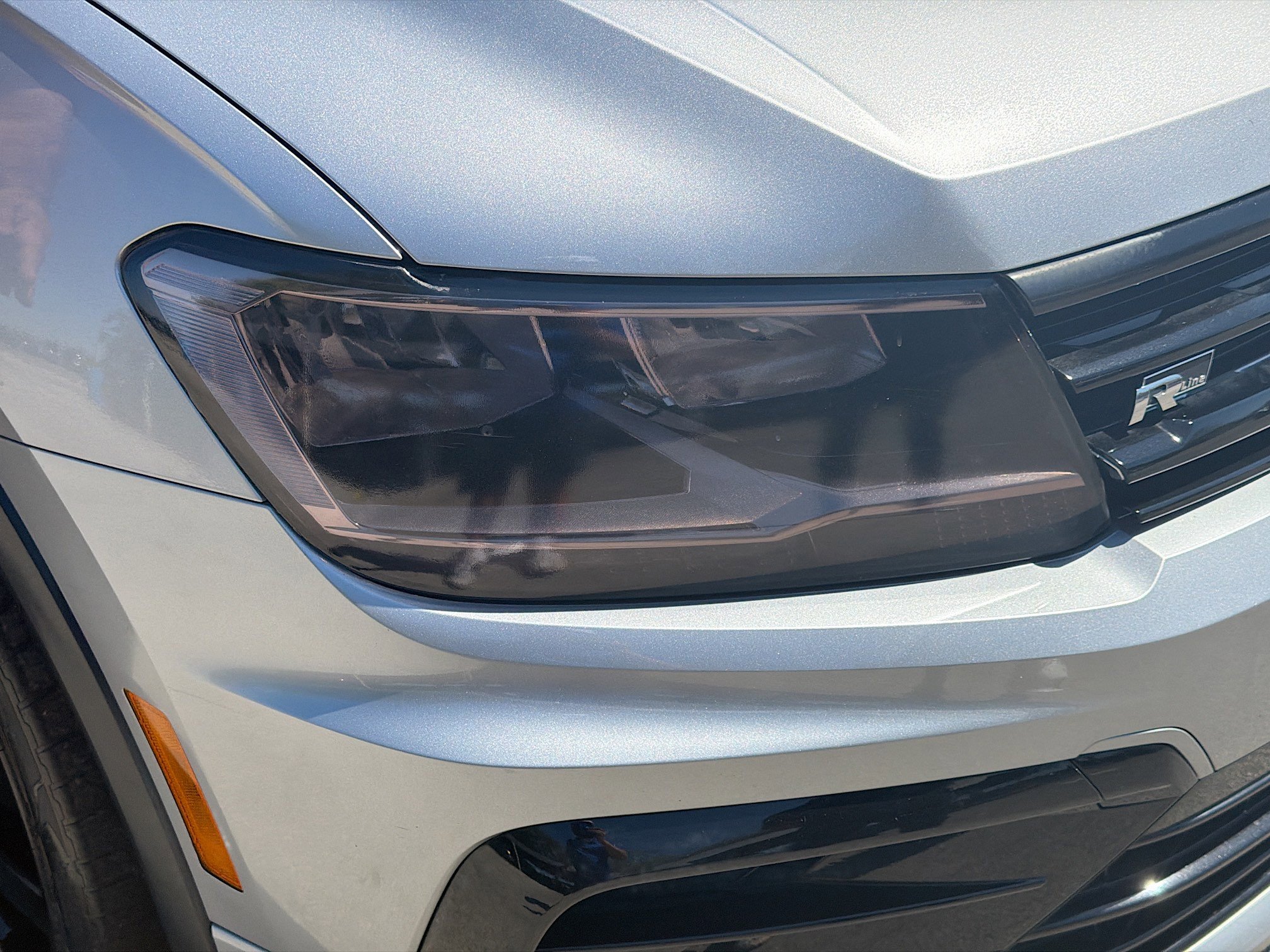 Used 2020 Volkswagen Tiguan SE R-Line image 32