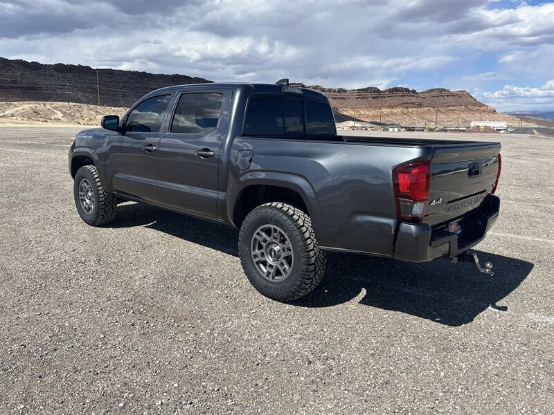 Used 2021 Toyota Tacoma SR AWD/4WD image 6
