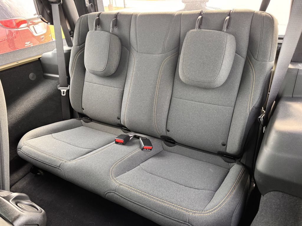 Used 2025 Jeep Wrangler Sport AWD/4WD image 25