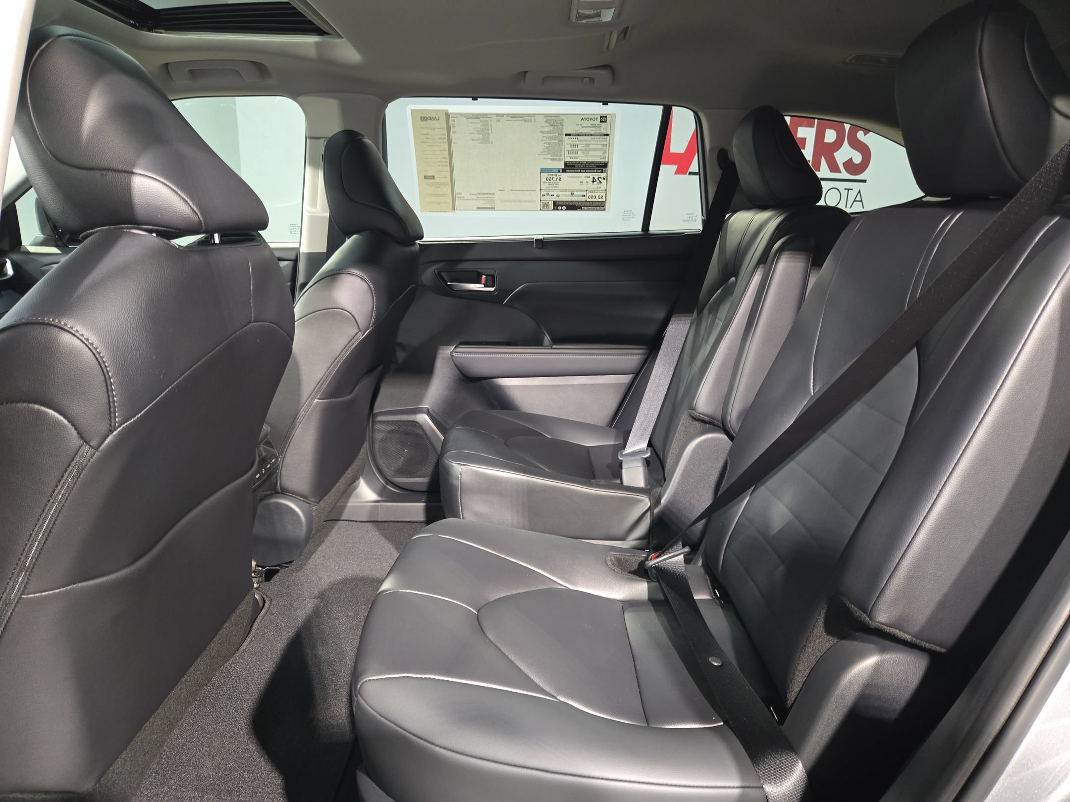 New 2026 Toyota Highlander XLE AWD/4WD image 24