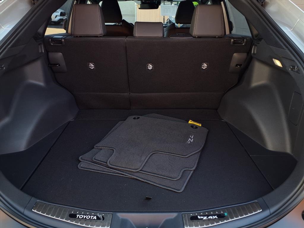 Certified 2025 Toyota bZ4X FWD image 21