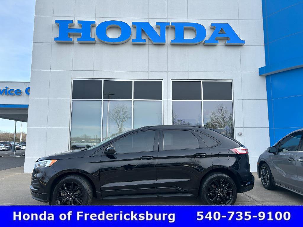 Used 2022 Ford Edge SE w/ Black Appearance Package
