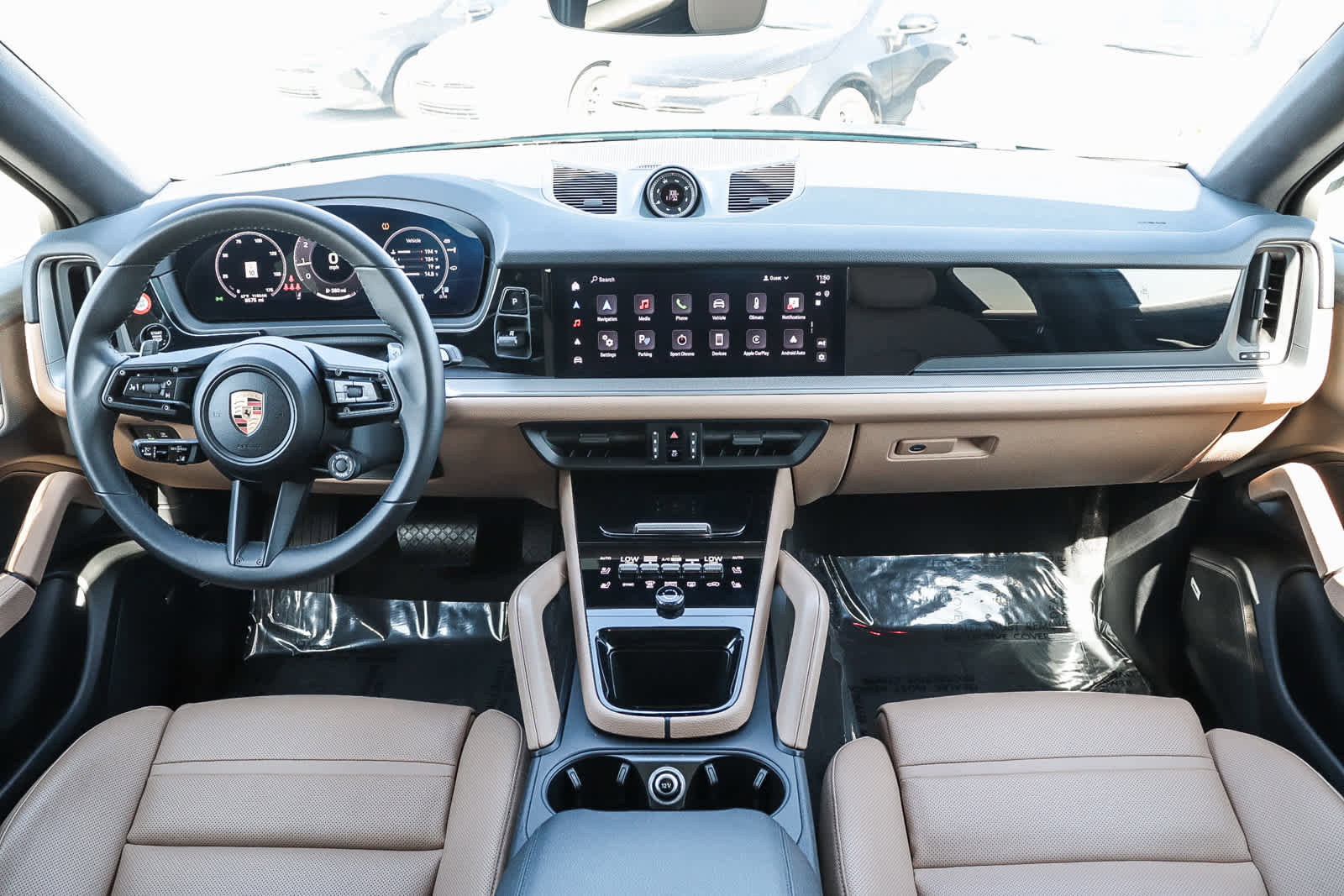 Used 2025 Porsche Cayenne Coupe image 16