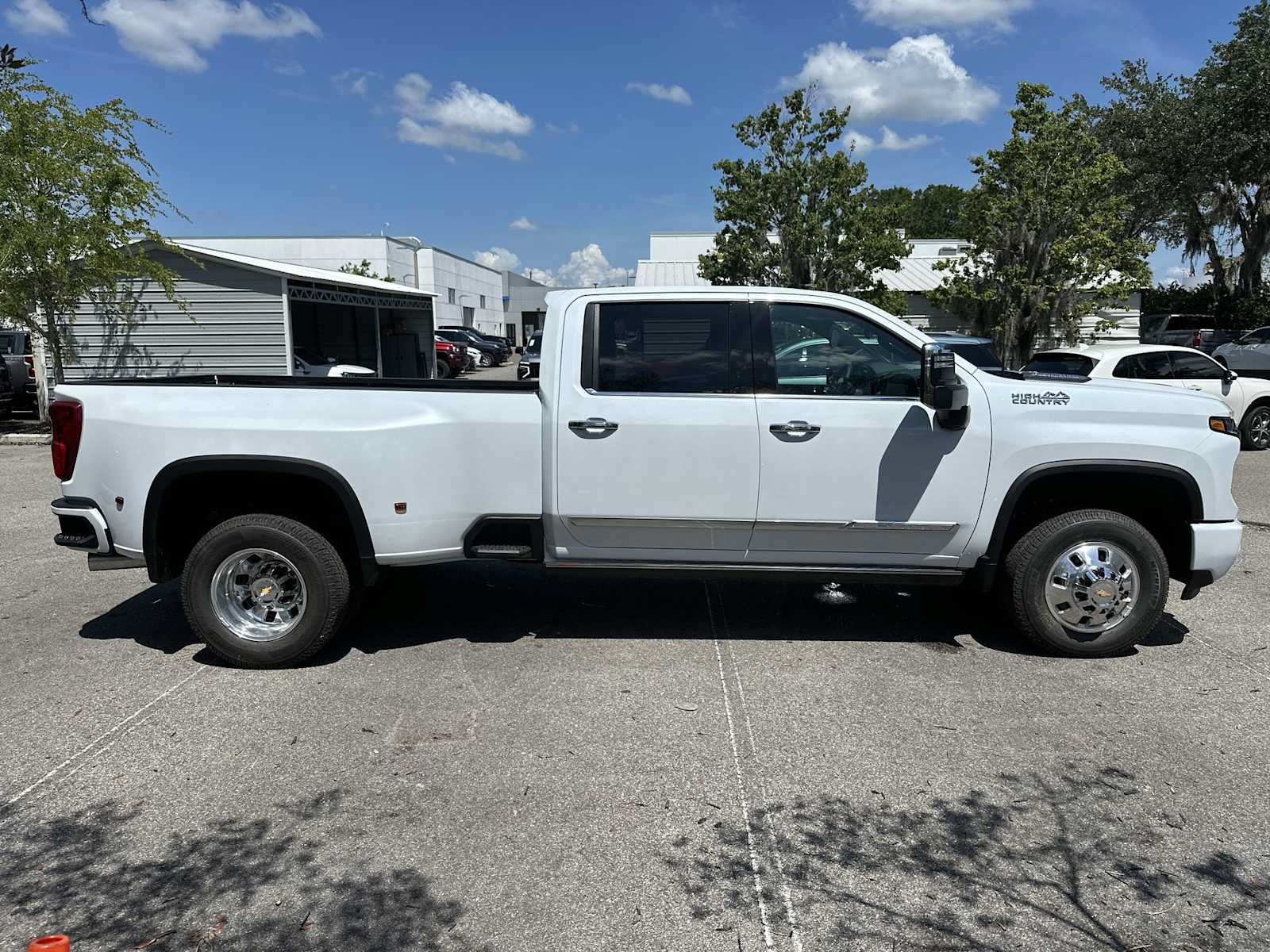 New 2026 Chevrolet Silverado 3500 High Country w/ High Country Premium Package AWD/4WD image 7