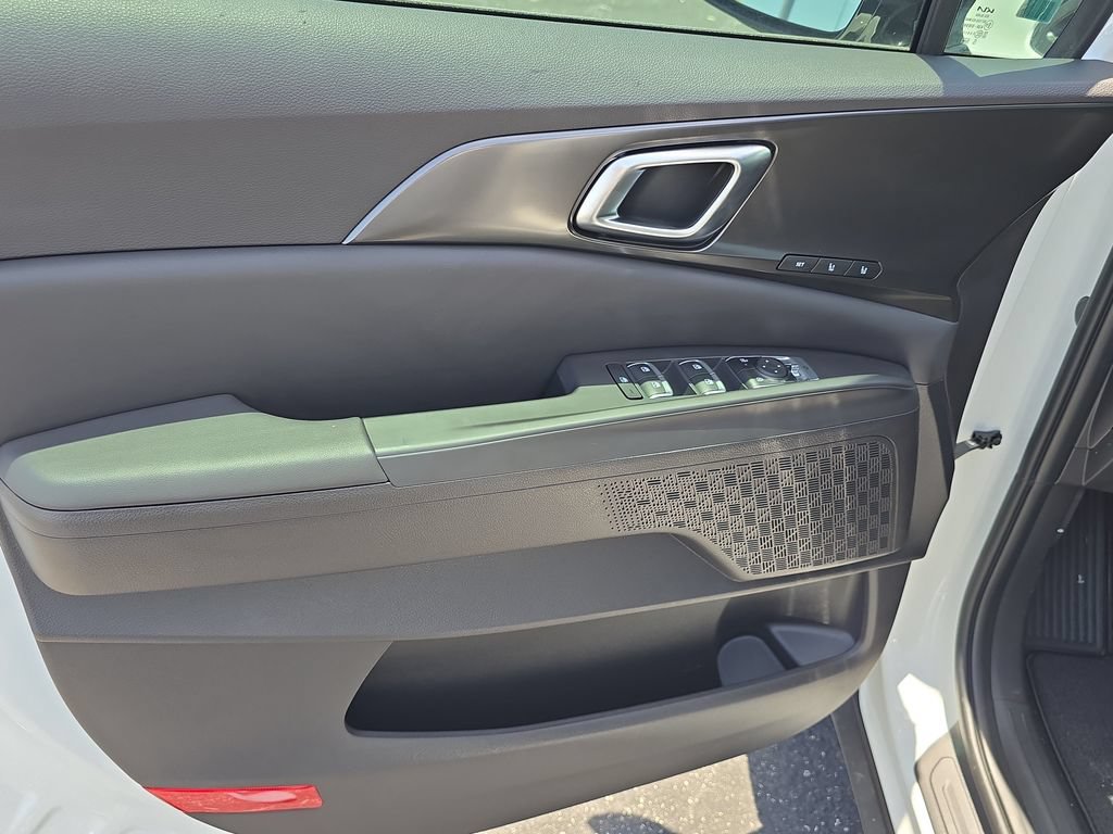 New 2026 Kia Carnival SX w/ SX Dark Edition Package FWD image 18