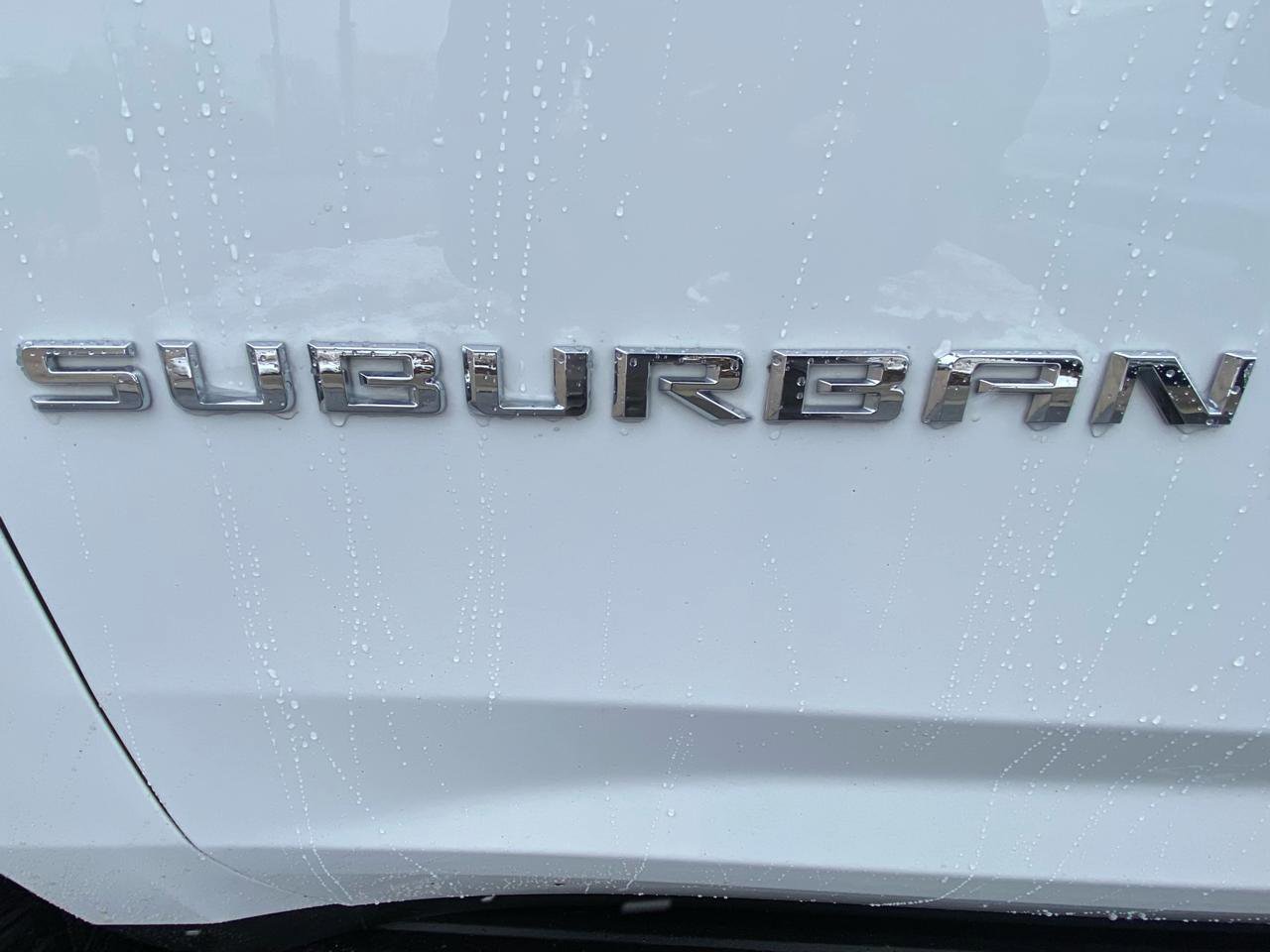 Used 2022 Chevrolet Suburban LT w/ Luxury Package image 35