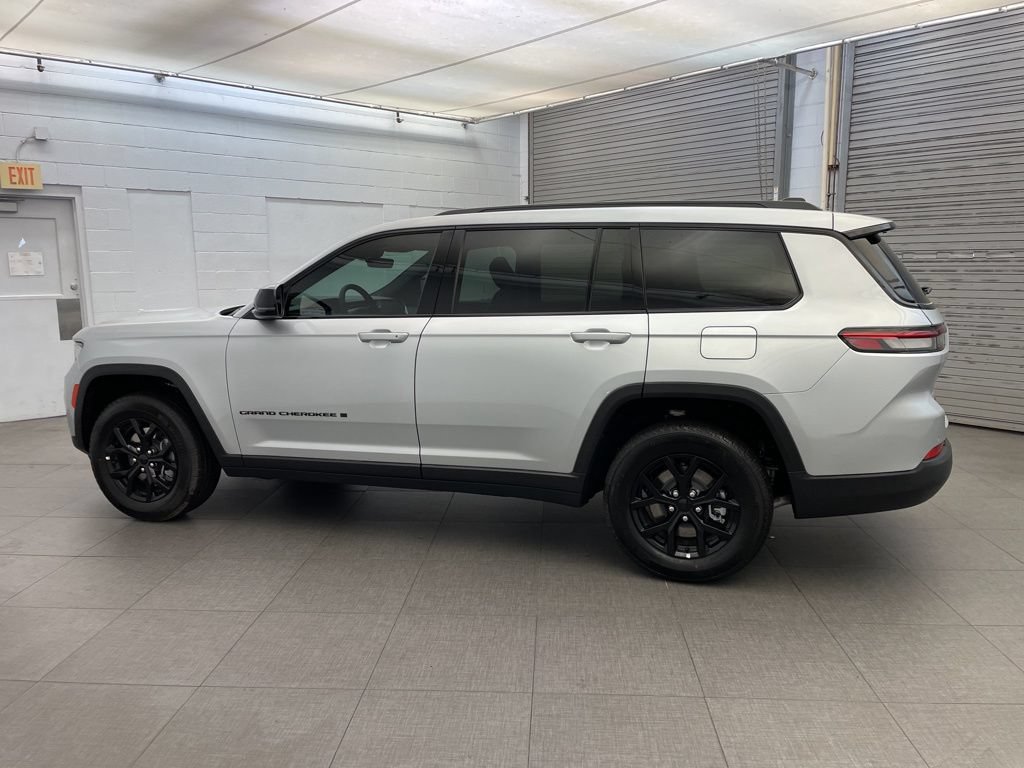 New 2025 Jeep Grand Cherokee L Altitude AWD/4WD image 5