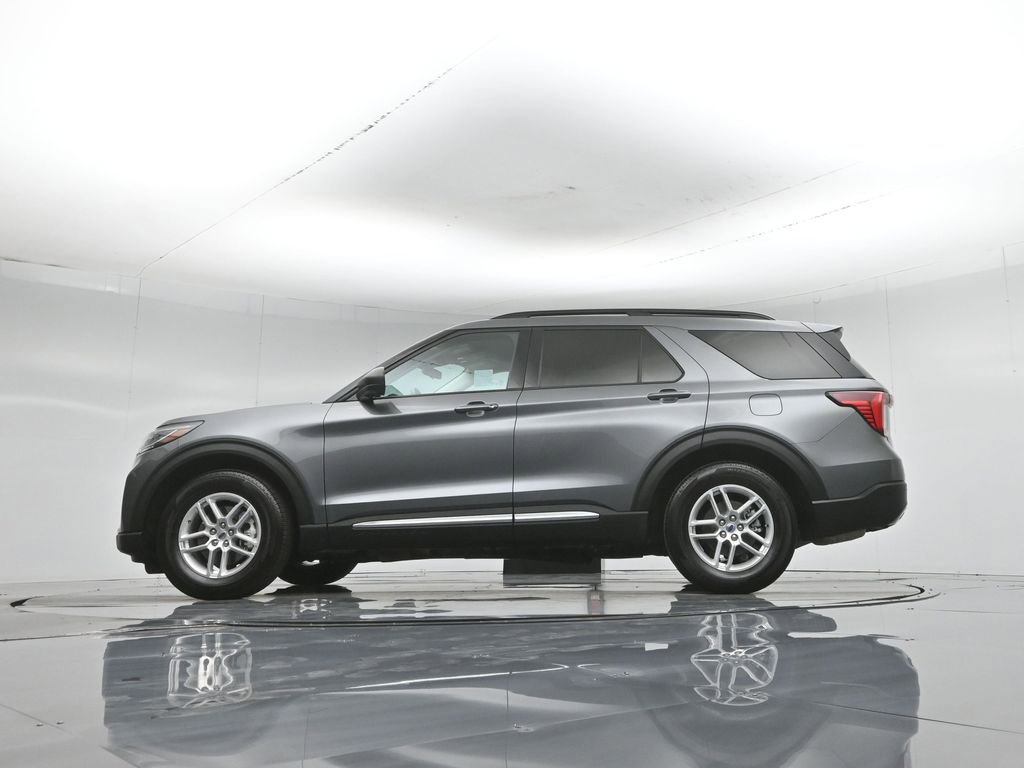 Used 2025 Ford Explorer Active w/ Active Comfort Package RWD image 56