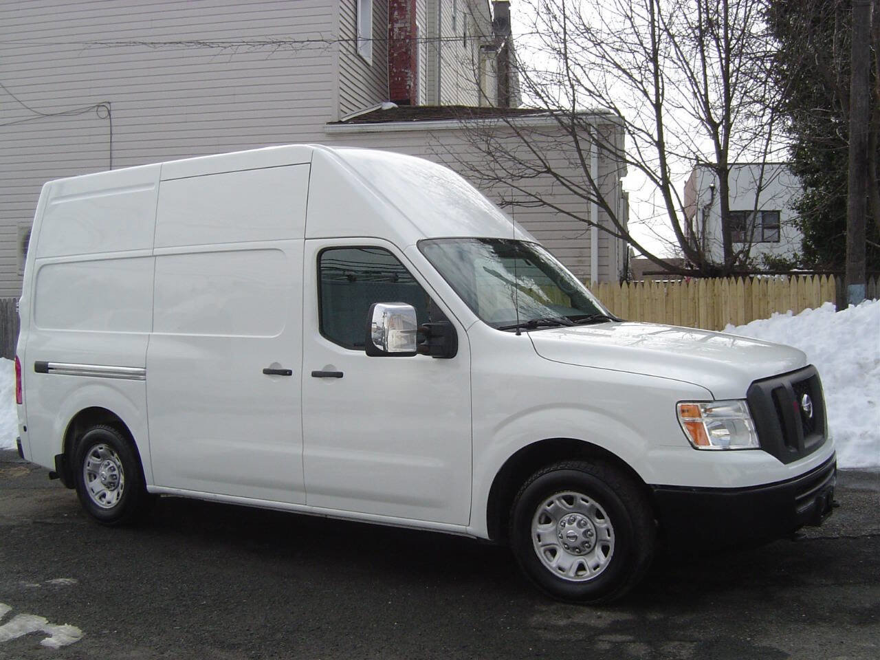 Used 2018 Nissan NV 2500 SV image 3