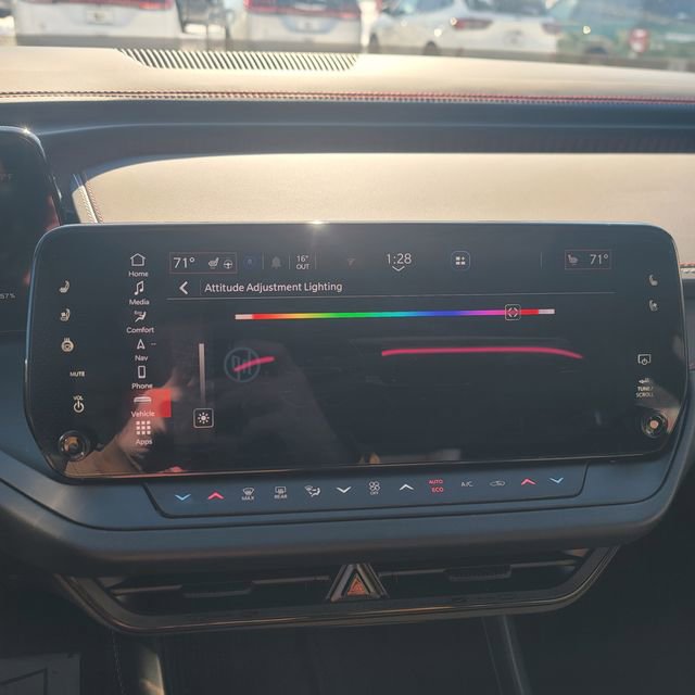 Used 2024 Dodge Charger R/T w/ Plus Group image 16