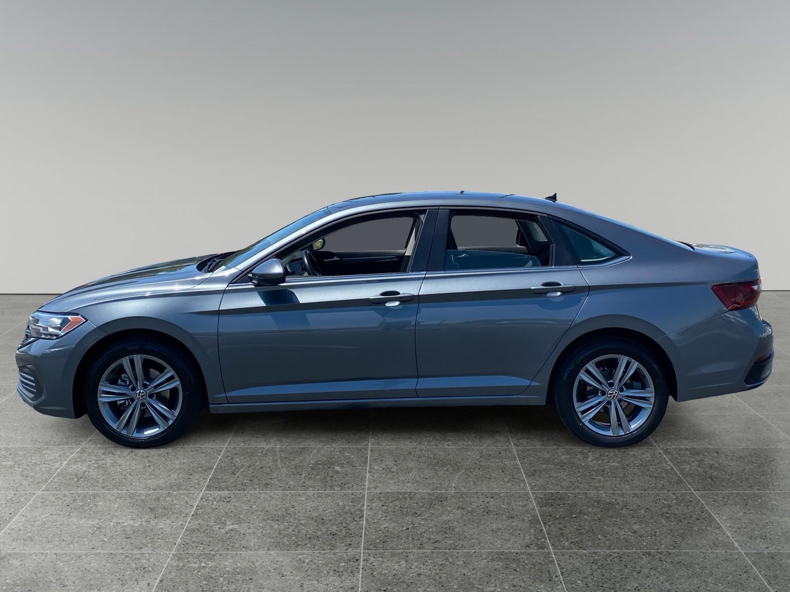 Used 2024 Volkswagen Jetta SE FWD image 2