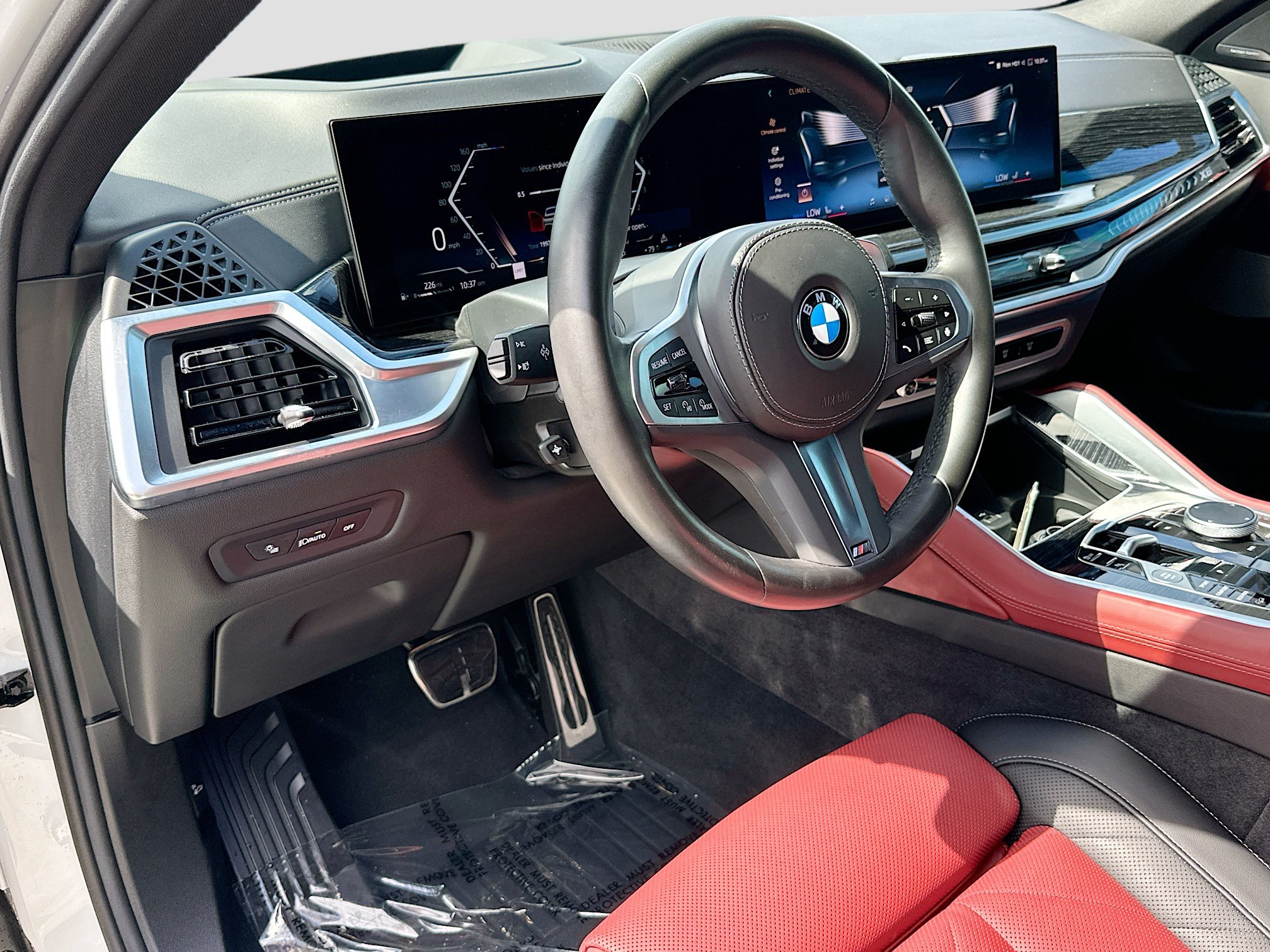 Certified 2025 BMW X6 xDrive40i w/ Premium Package AWD/4WD image 9