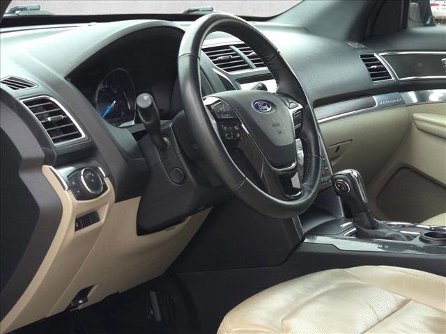 Used 2018 Ford Explorer Limited w/ Equipment Group 301A FWD image 10