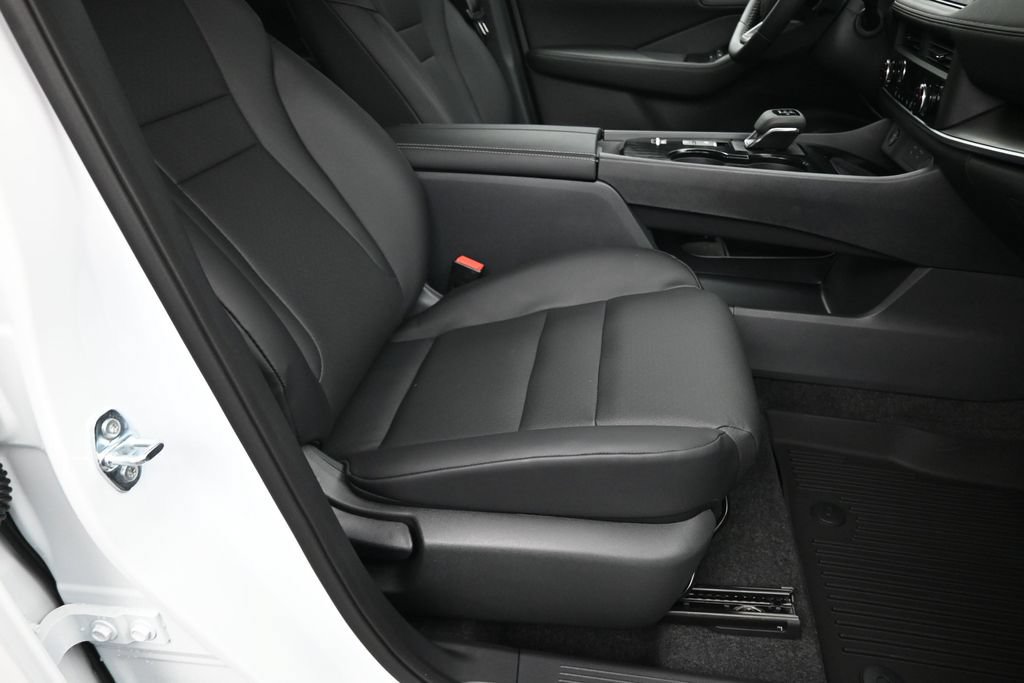 New 2026 Nissan Rogue Dark Armor FWD image 22