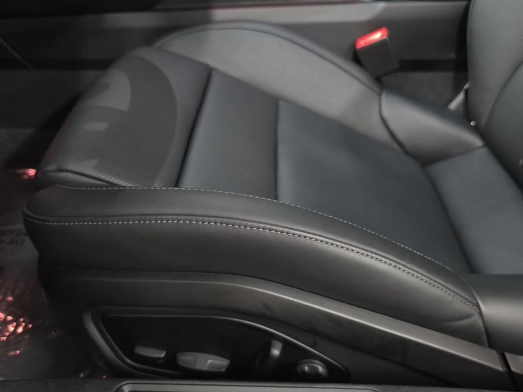 Certified 2025 Porsche 911 Carrera S RWD image 25
