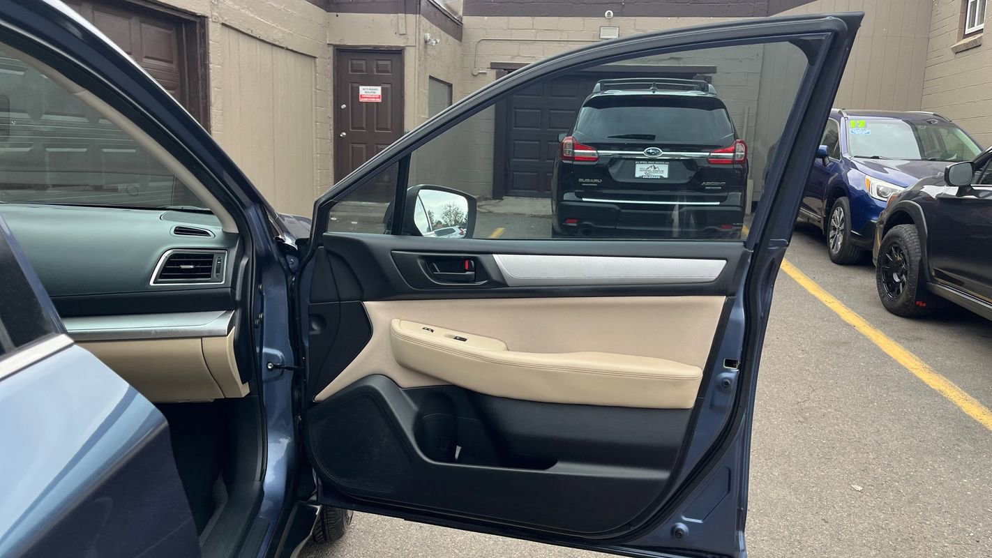 Used 2017 Subaru Outback 2.5i AWD/4WD image 10
