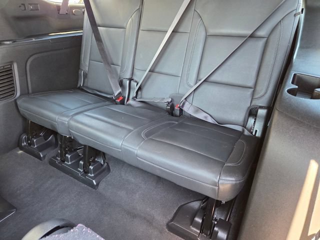 Certified 2022 Chevrolet Suburban Z71 w/ Luxury Package AWD/4WD image 11